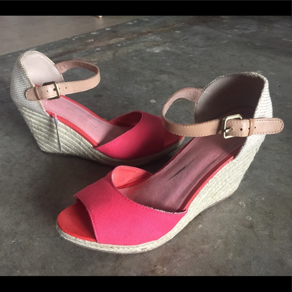 💢SOLD💢Gap Coral Espadrille Wedges